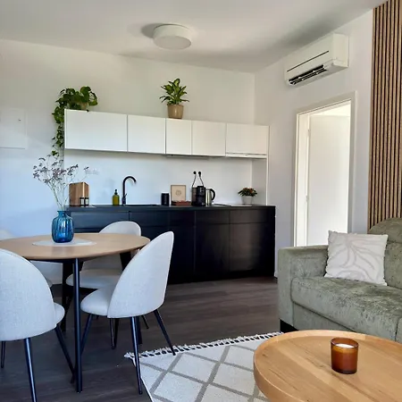 Cozy With Castle View